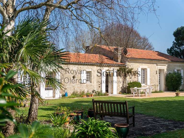 Maison Saint-Georges-d'Oléron - 3 chambres - 200m²