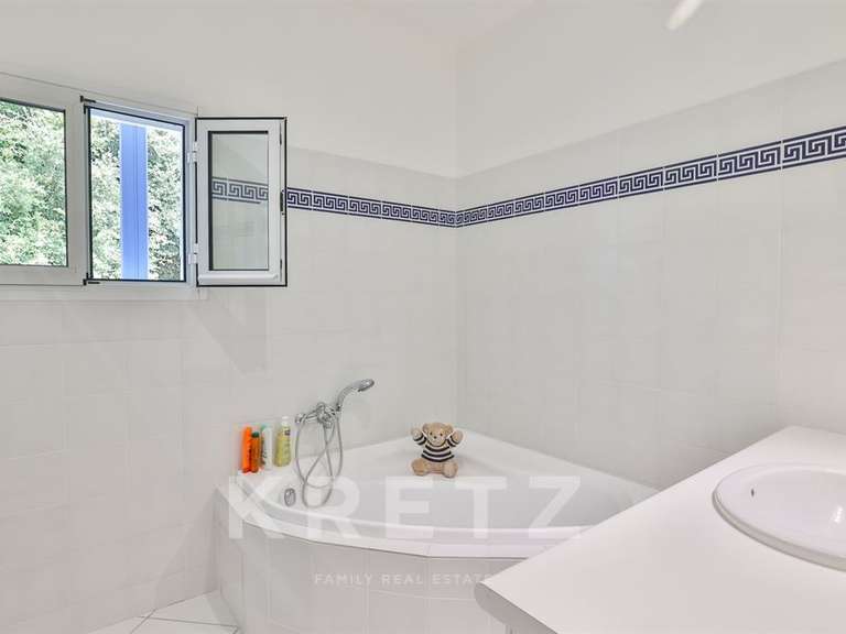 Maison Saint-Georges-d'Oléron - 4 chambres - 235m²