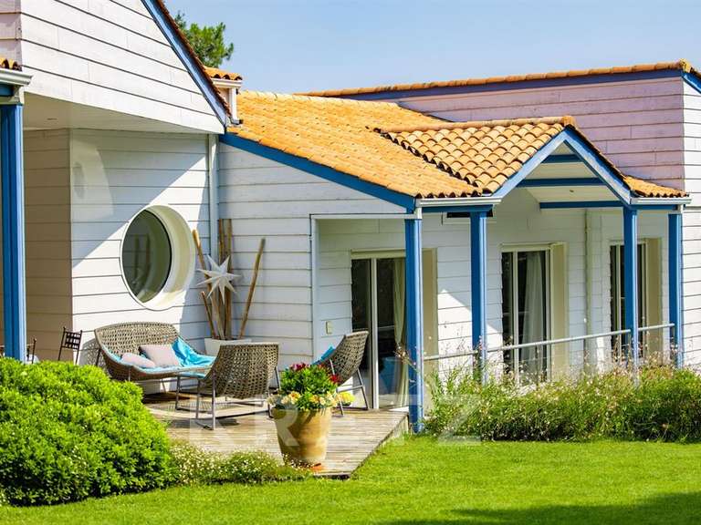 Maison Saint-Georges-d'Oléron - 4 chambres - 235m²