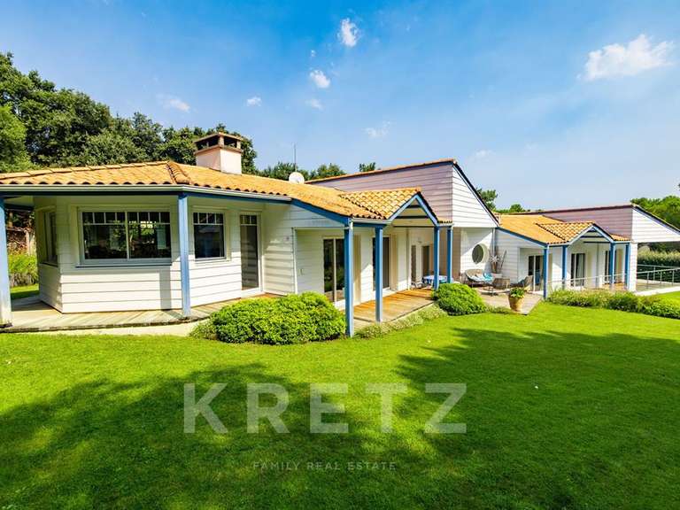 Maison Saint-Georges-d'Oléron - 4 chambres - 235m²