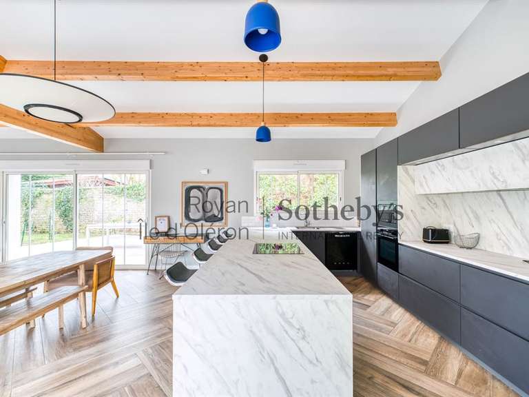 Maison Saint-Georges-d'Oléron - 6 chambres - 184m²