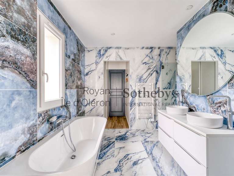 Maison Saint-Georges-d'Oléron - 6 chambres - 184m²