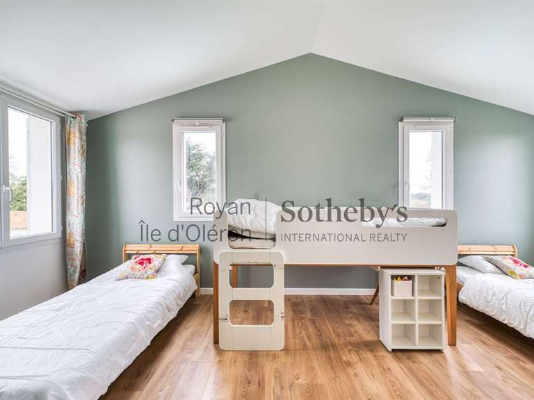 Maison Saint-Georges-d'Oléron - 6 chambres - 184m²