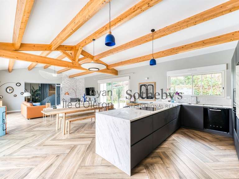 Maison Saint-Georges-d'Oléron - 6 chambres - 184m²