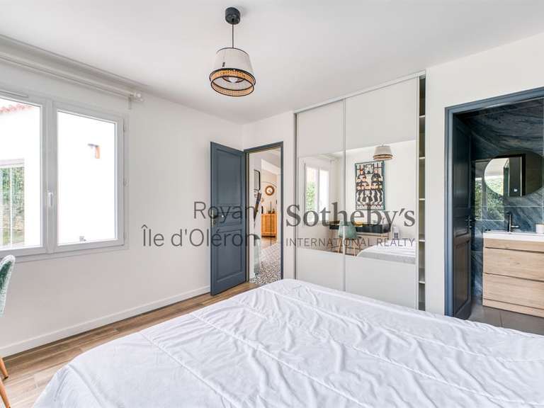 Maison Saint-Georges-d'Oléron - 6 chambres - 184m²