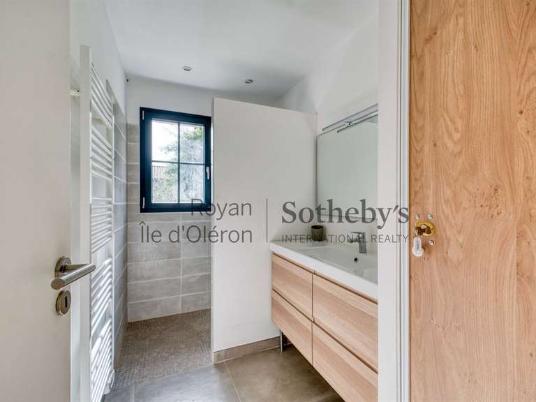 Maison Saint-Georges-d'Oléron - 5 chambres - 159m²