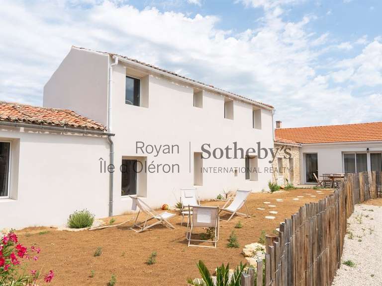 Maison Saint-Georges-d'Oléron - 8 chambres - 238m²