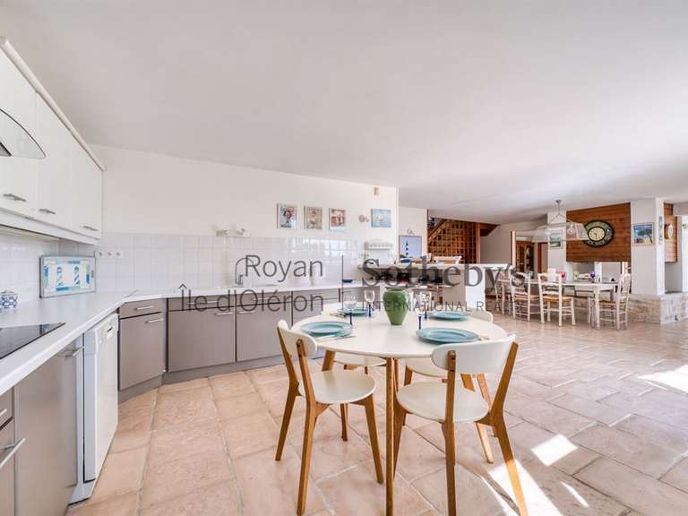 Maison Saint-Georges-d'Oléron - 5 chambres - 240m²