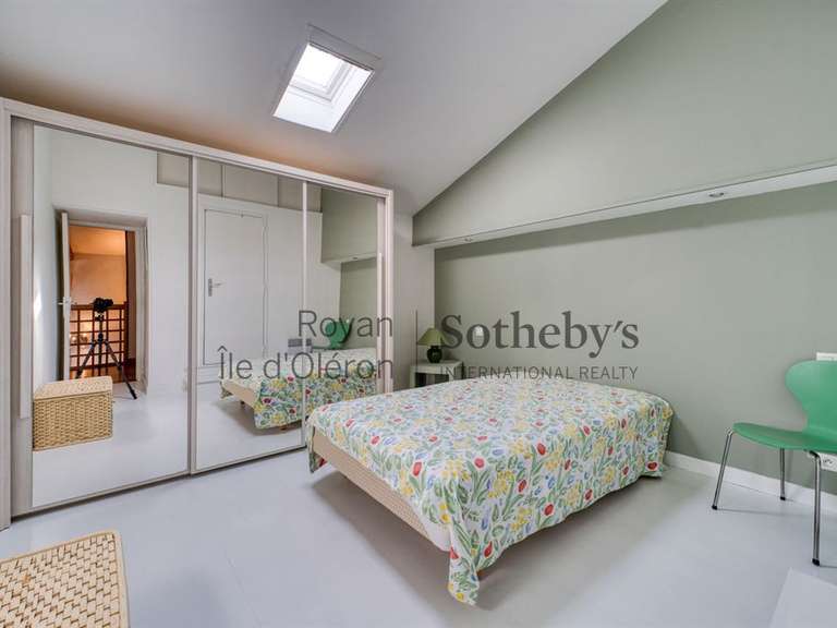 Maison Saint-Georges-d'Oléron - 5 chambres - 240m²