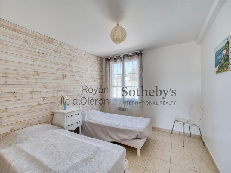 Sale Property Saint-Georges-d'Oléron - 16 bedrooms