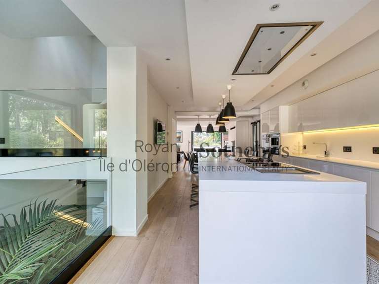 Maison Saint-Georges-de-Didonne - 4 chambres - 220m²