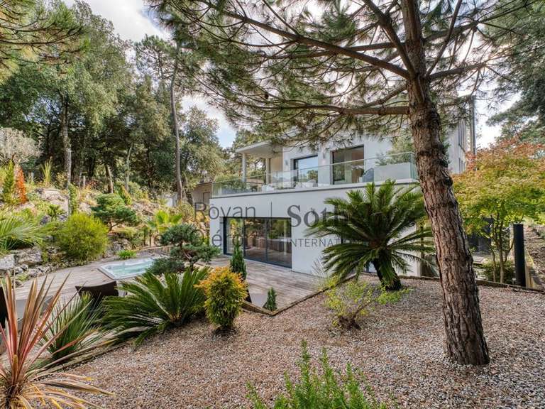 Maison Saint-Georges-de-Didonne - 4 chambres - 220m²