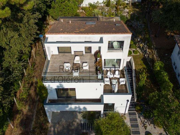 Maison Saint-Georges-de-Didonne - 4 chambres - 220m²