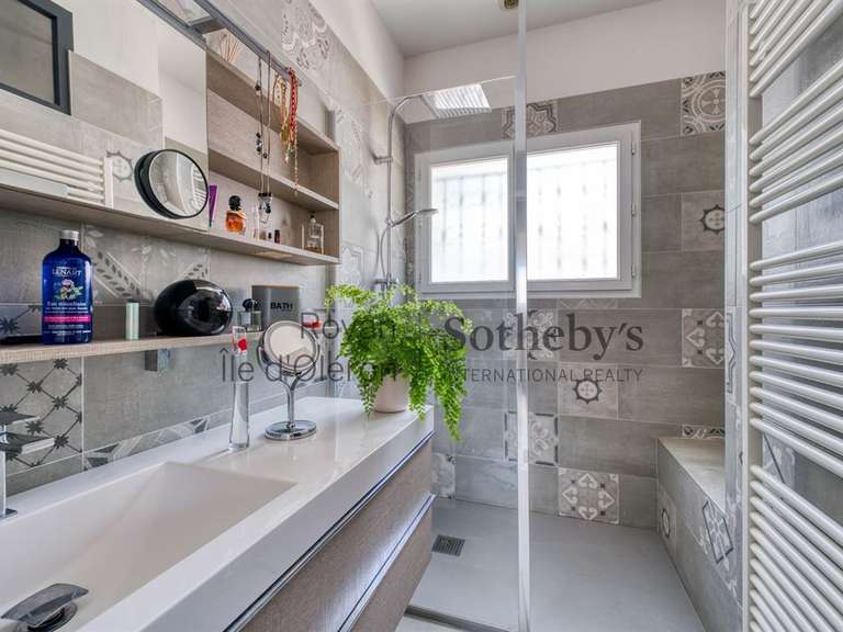 Maison Saint-Georges-de-Didonne - 6 chambres - 220m²