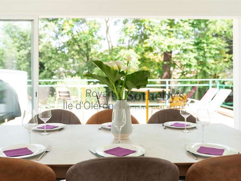 Maison Saint-Georges-de-Didonne - 6 chambres - 220m²