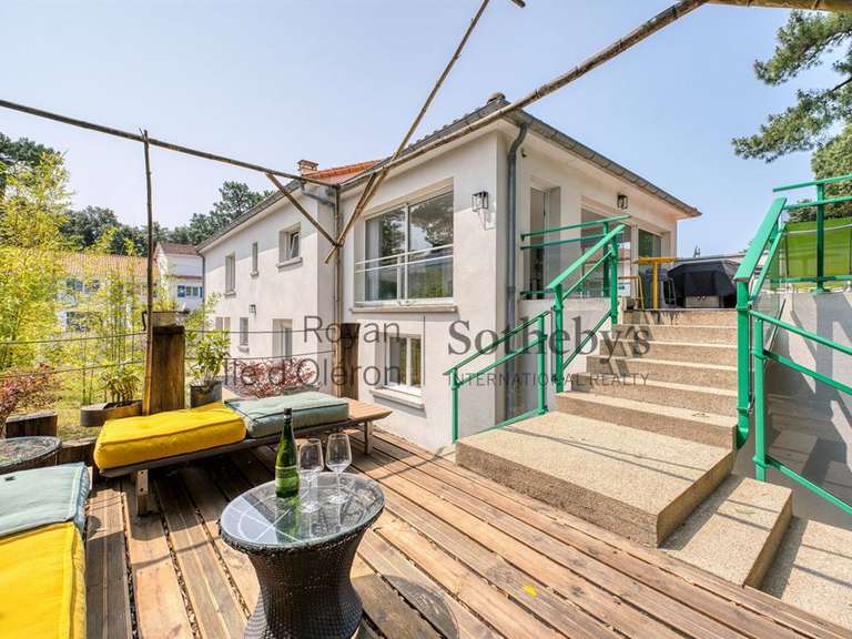 Maison Saint-Georges-de-Didonne - 6 chambres - 220m²