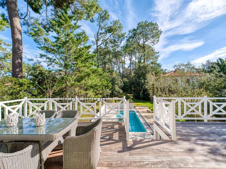 Maison Saint-Georges-de-Didonne - 5 chambres - 261m²