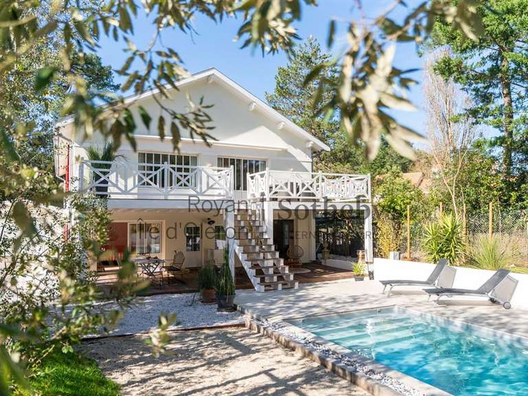 Maison Saint-Georges-de-Didonne - 5 chambres - 261m²