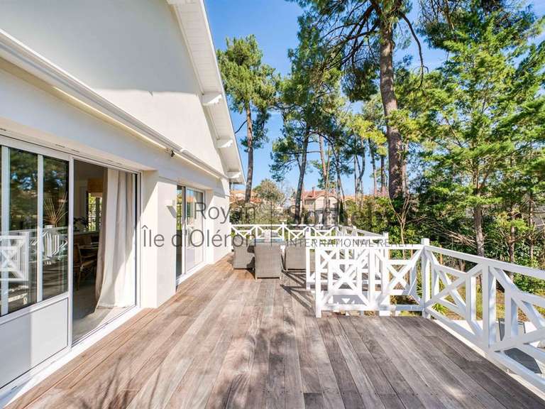 Maison Saint-Georges-de-Didonne - 5 chambres - 261m²