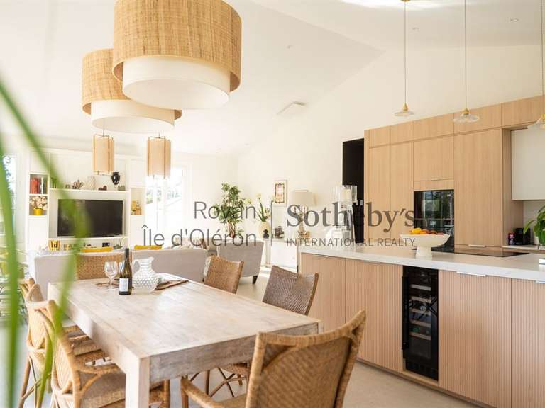 Maison Saint-Georges-de-Didonne - 5 chambres - 261m²