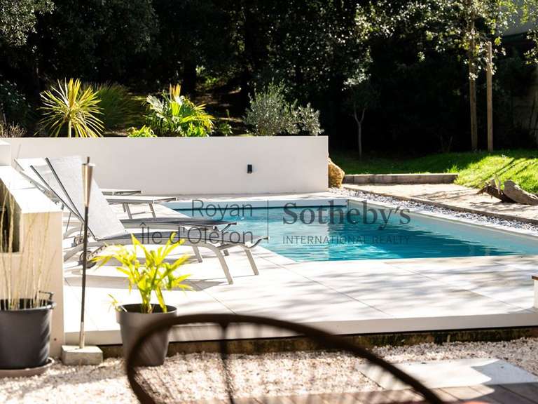 Maison Saint-Georges-de-Didonne - 5 chambres - 261m²