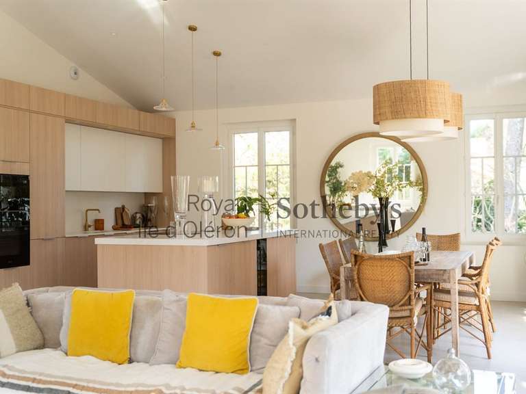 Maison Saint-Georges-de-Didonne - 5 chambres - 261m²