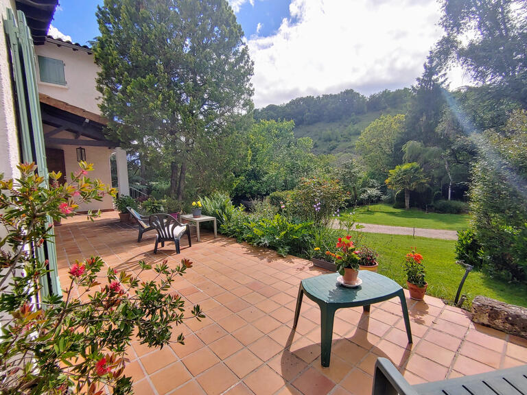 House Saint-Georges-de-Luzençon - 7 bedrooms - 247m²