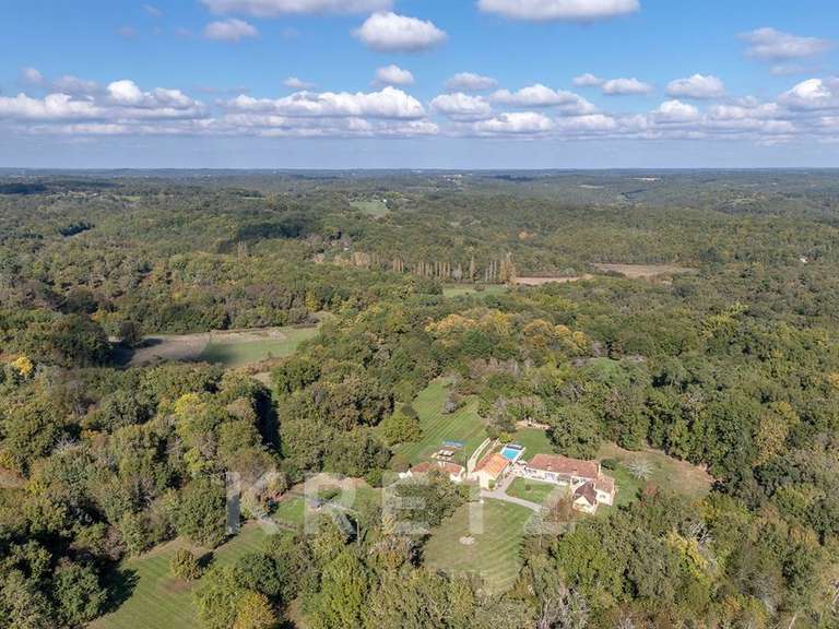 Maison Saint-Georges-de-Montclard - 5 chambres - 350m²