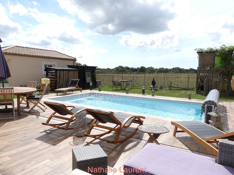Vente Villa Saint-Georges-de-Pointindoux - 5 chambres