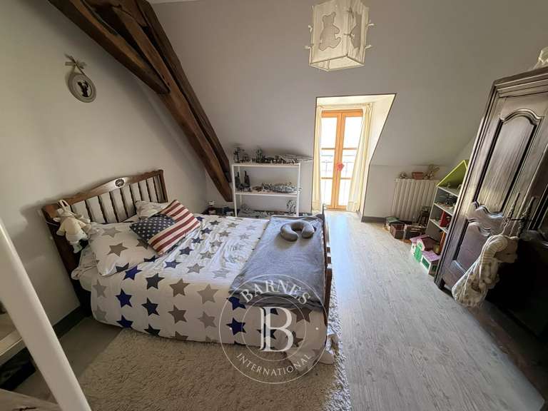 Château Saint-Georges-de-Poisieux - 8 chambres - 350m²
