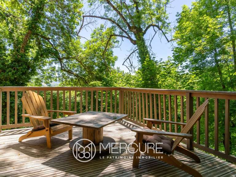 Propriété Saint-Germain-du-Teil - 17 chambres - 980m²