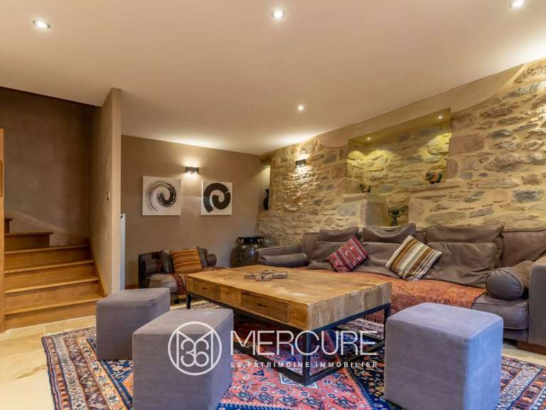 Propriété Saint-Germain-du-Teil - 17 chambres - 980m²