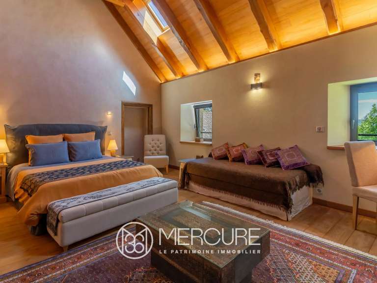 Propriété Saint-Germain-du-Teil - 17 chambres - 980m²