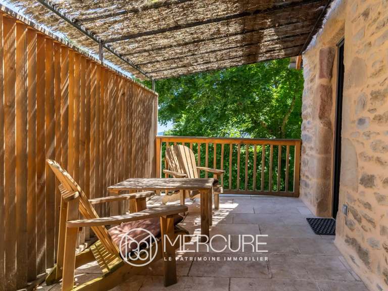 Propriété Saint-Germain-du-Teil - 17 chambres - 980m²