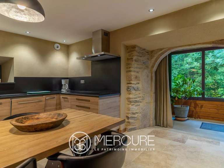 Propriété Saint-Germain-du-Teil - 17 chambres - 980m²