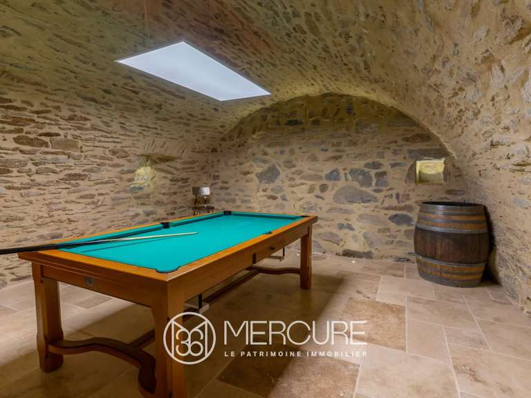 Propriété Saint-Germain-du-Teil - 17 chambres - 980m²