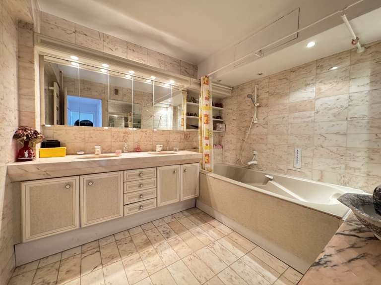 Apartment Saint-Germain-en-Laye - 4 bedrooms - 174m²