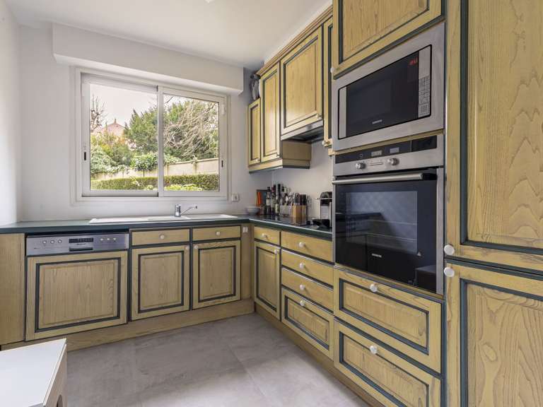 Appartement Saint-Germain-en-Laye - 2 chambres - 79m²