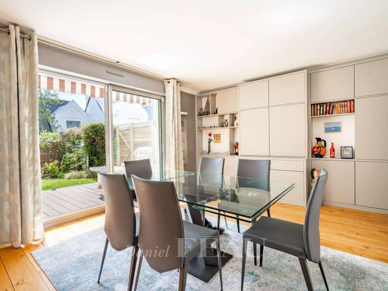 Apartment Saint-Germain-en-Laye - 3 bedrooms - 104m²