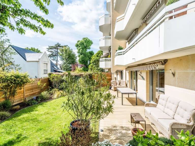 Apartment Saint-Germain-en-Laye - 3 bedrooms - 104m²