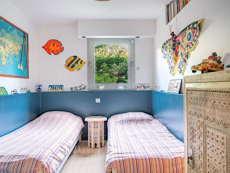 Apartment Saint-Germain-en-Laye - 3 bedrooms - 104m²