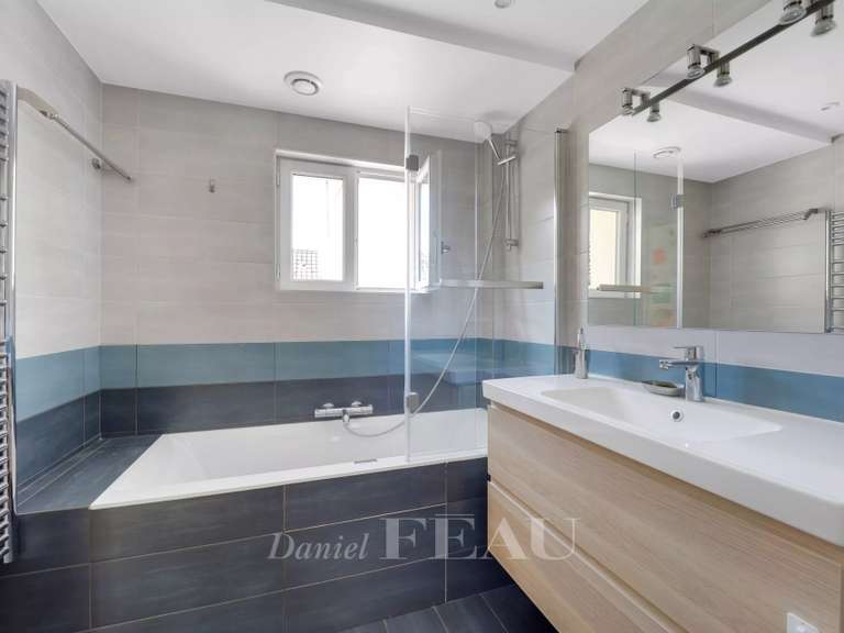 Appartement Saint-Germain-en-Laye - 2 chambres - 77m²