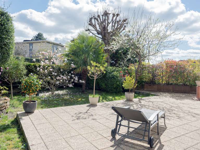 Apartment Saint-Germain-en-Laye - 2 bedrooms - 79m²