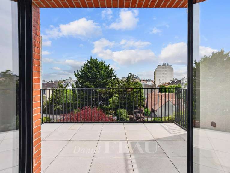Apartment Saint-Germain-en-Laye - 4 bedrooms - 122m²