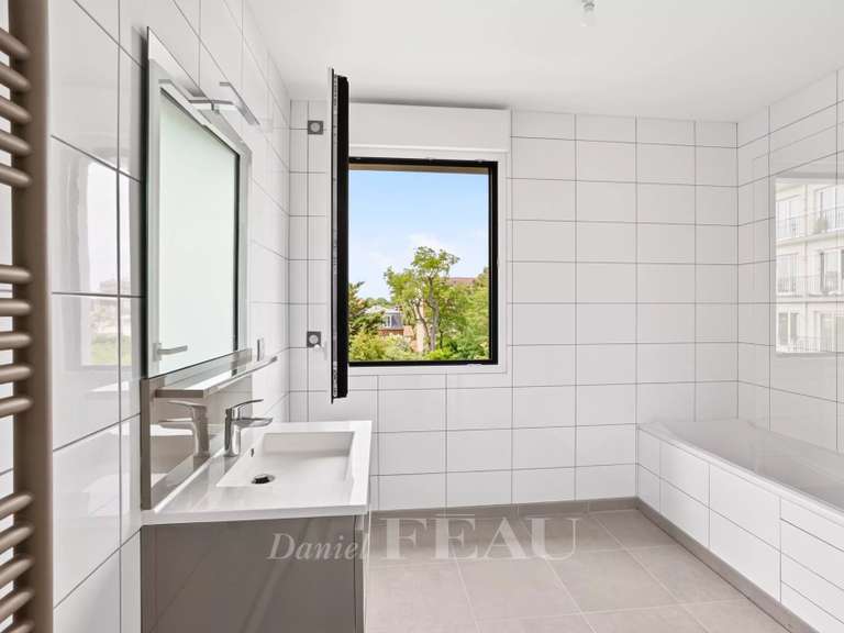 Apartment Saint-Germain-en-Laye - 4 bedrooms - 122m²