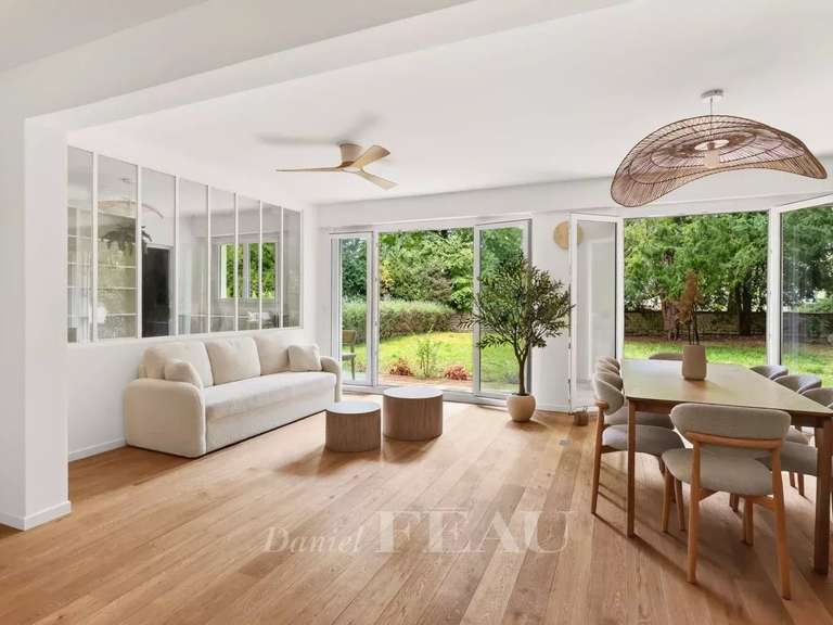 Apartment Saint-Germain-en-Laye - 3 bedrooms - 97m²