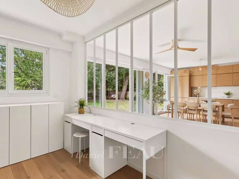 Apartment Saint-Germain-en-Laye - 3 bedrooms - 97m²