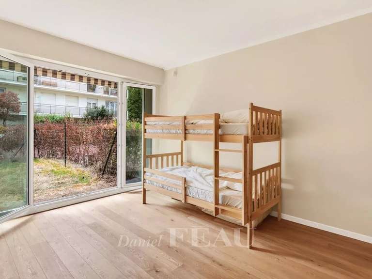 Apartment Saint-Germain-en-Laye - 3 bedrooms - 97m²