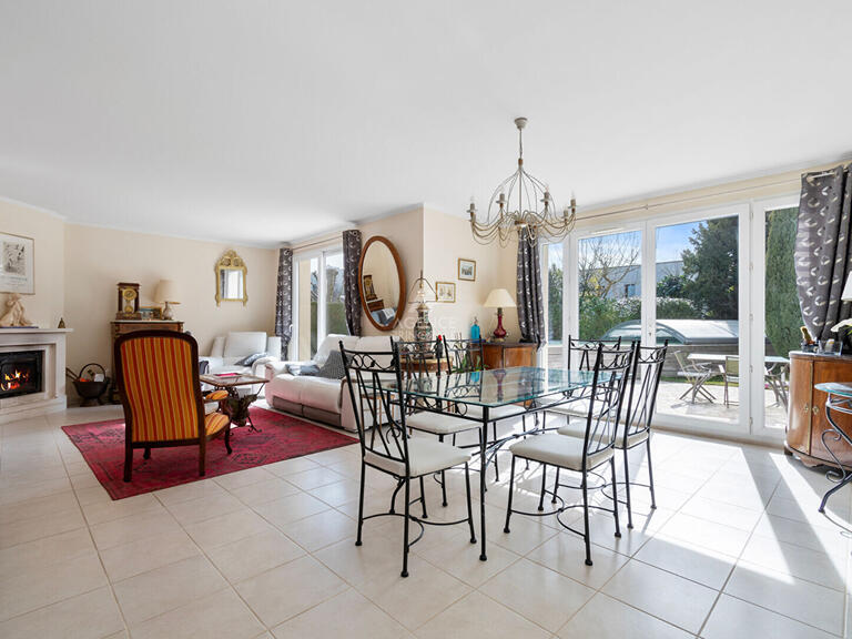 House Saint-Germain-en-Laye - 3 bedrooms - 155m²