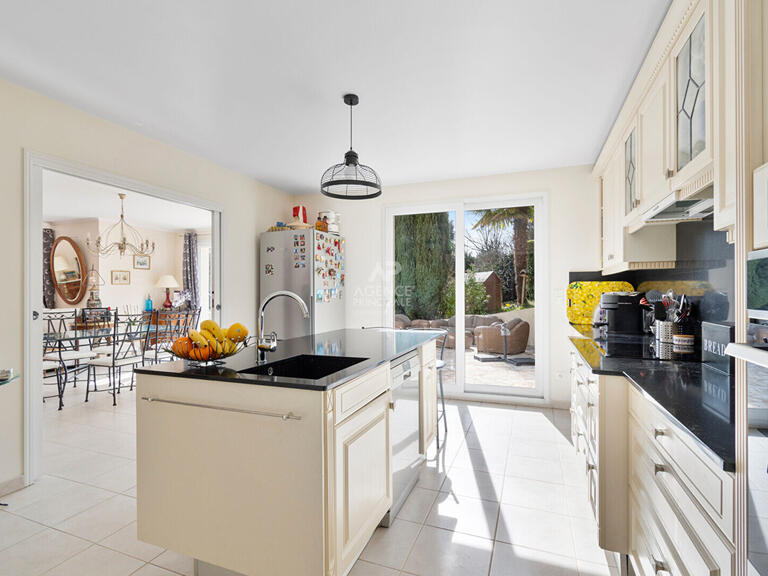 House Saint-Germain-en-Laye - 3 bedrooms - 155m²